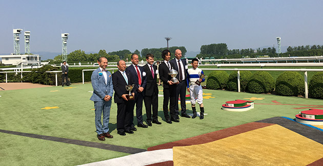 Mike Symons and Josh Rodder join VRC Chairman Michael Burn and MVRC CEO Michael Browell in representing Victorian racing in a race presentation at Kyoto.